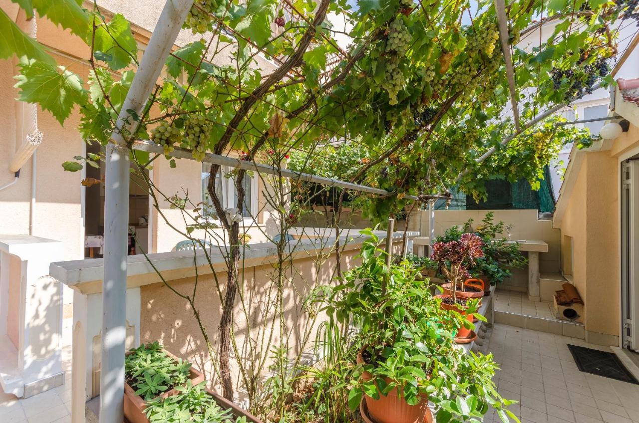 Apartments Mira I Vodice Dış mekan fotoğraf